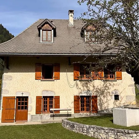 Le Nid De Pajonniere En Chartreuse سانت بيير دي شارتروز